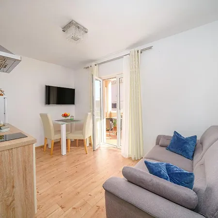 In Mit Grill Apartment Vodice