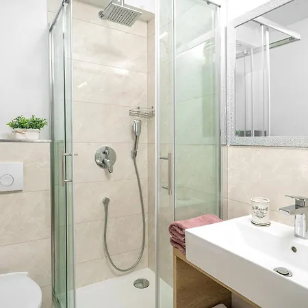 Apartment In Mit Grill Vodice