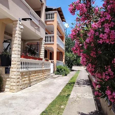 In Mit Grill Apartment Vodice